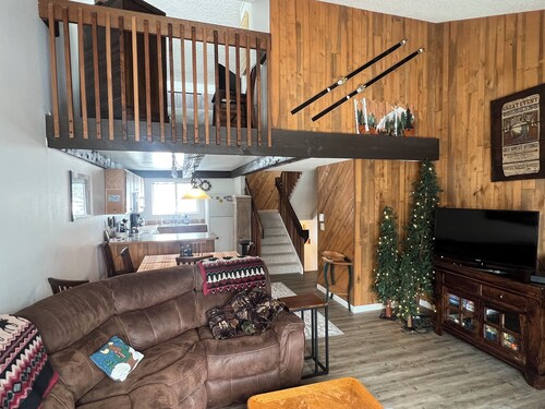 Cozy 3-bedroom condo with fire place and WiFi in Fraser, CO