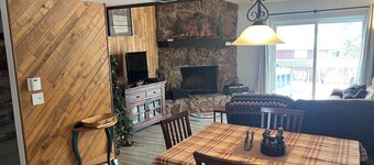 Cozy 3-bedroom condo with fire place and WiFi in Fraser, CO