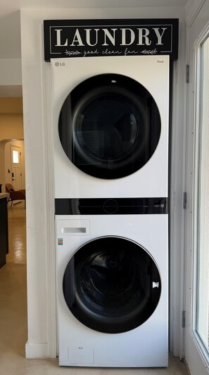 Interior - Charming 3 bedroom Casita in Downtown Tucson-Perfect for Your Getaway! (Tucson)