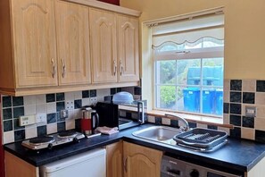 Fridge, microwave, stovetop, electric kettle - Welcome to Tunmobi Villa, home away from home.

 (Ballyjamesduff)