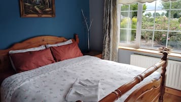 1 bedroom, iron/ironing board, travel cot, free WiFi
