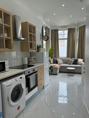 Interior - Elegant and Stylish 2BD / 2BA Flat near King’s Cross (London)