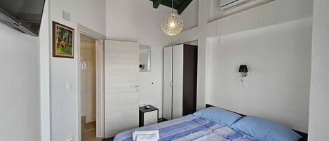 2 عدّة غرف نوم وواي فاي مجانًا وملاءات أسرّة