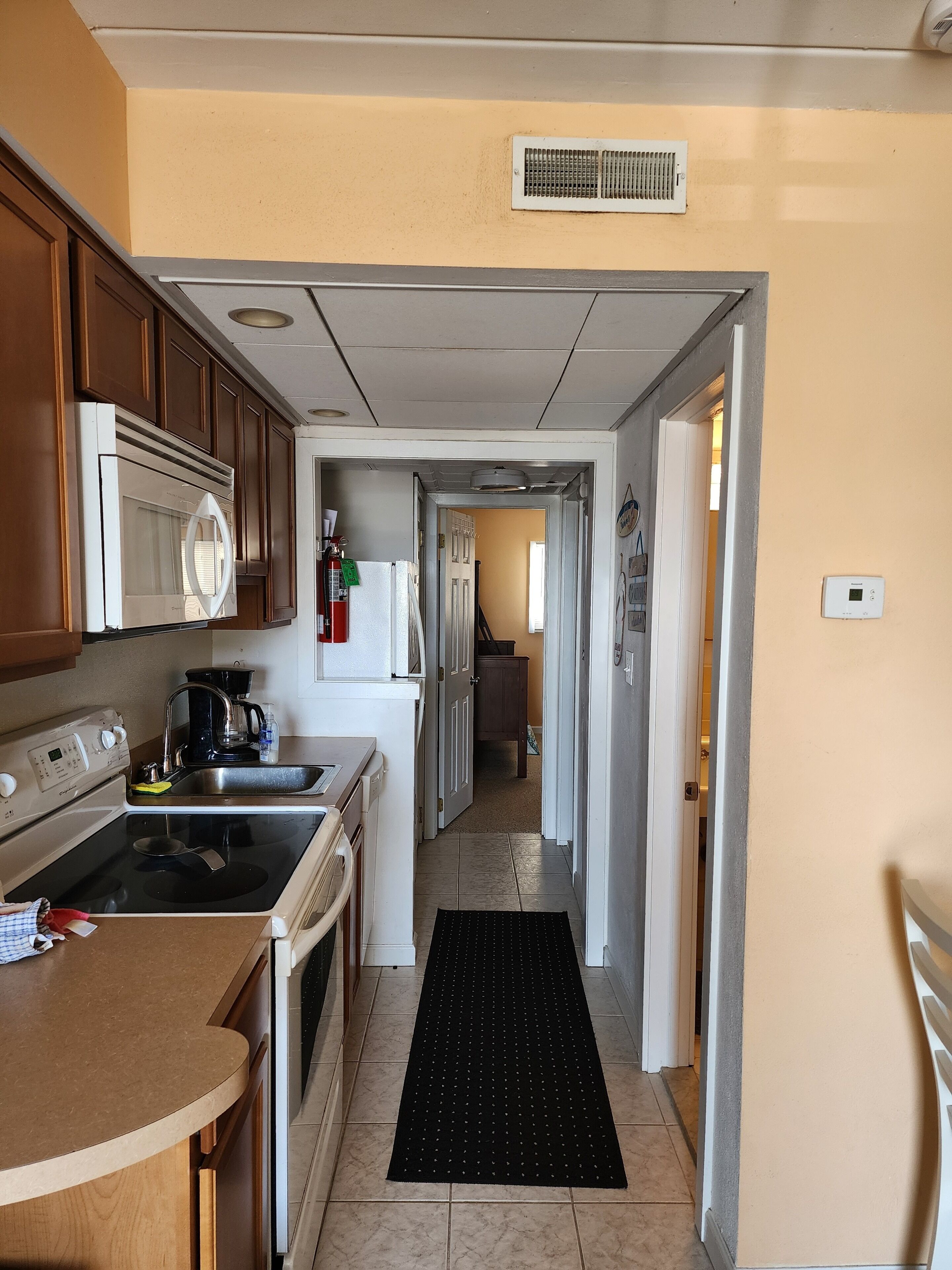 Mikrowelle, Ofen, Herdplatte, Geschirrspüler