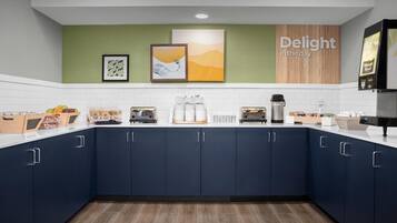 Free daily continental breakfast