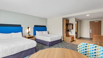 Chambre, 2 grands lits, accessible aux personnes à mobilité réduite, baignoire | Wi-Fi gratuit