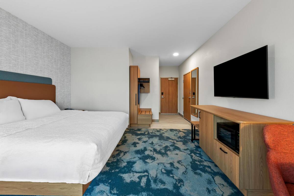 Zimmer, 1 King-Bett, barrierefrei (Hearing)