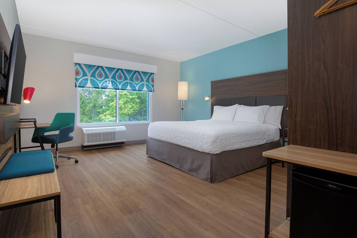 Kamer, 1 kingsize bed, toegankelijk voor mindervaliden (Roll-In Shower) | Geluiddichte muren, gratis wifi