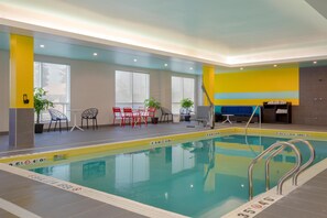 สระว่ายน้ำในร่ม