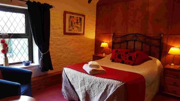 Standard King Room | Desk, free WiFi, bed sheets