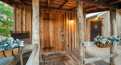 Unique Cabin | Quaint, Modern, Cozy | Near LYH