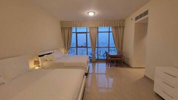 4 bedrooms, iron/ironing board, WiFi, bed sheets