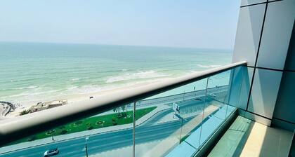 Duplex Spacious 4-bedroom sunset sea views apartment with swimming pool.