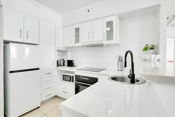 Fridge, microwave, oven, stovetop