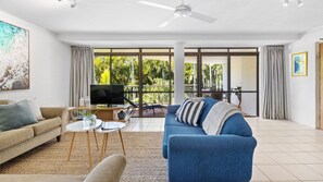 TV - 7/7 Mitti Street Little Cove Noosa Heads (Noosa Heads)