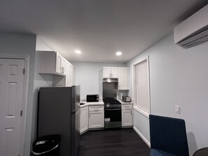 Fridge, microwave, oven, coffee/tea maker - Lucy Private Studio Apartment (Providence)