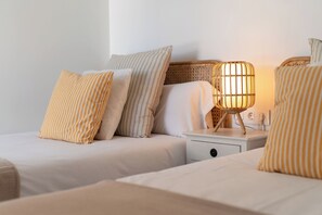 3 habitaciones, tabla de planchar con plancha, cuna de viaje y wifi 