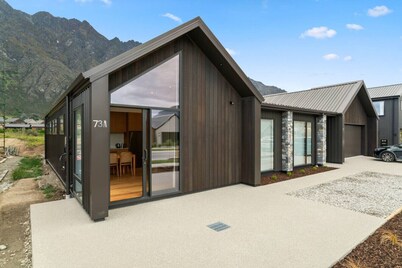 Luxury Stay Next To Iconic Remarkables Mountains