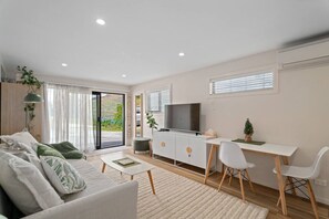 TV - Lake Wakatipu & Mountain Views, Close To Downtown (Queenstown)