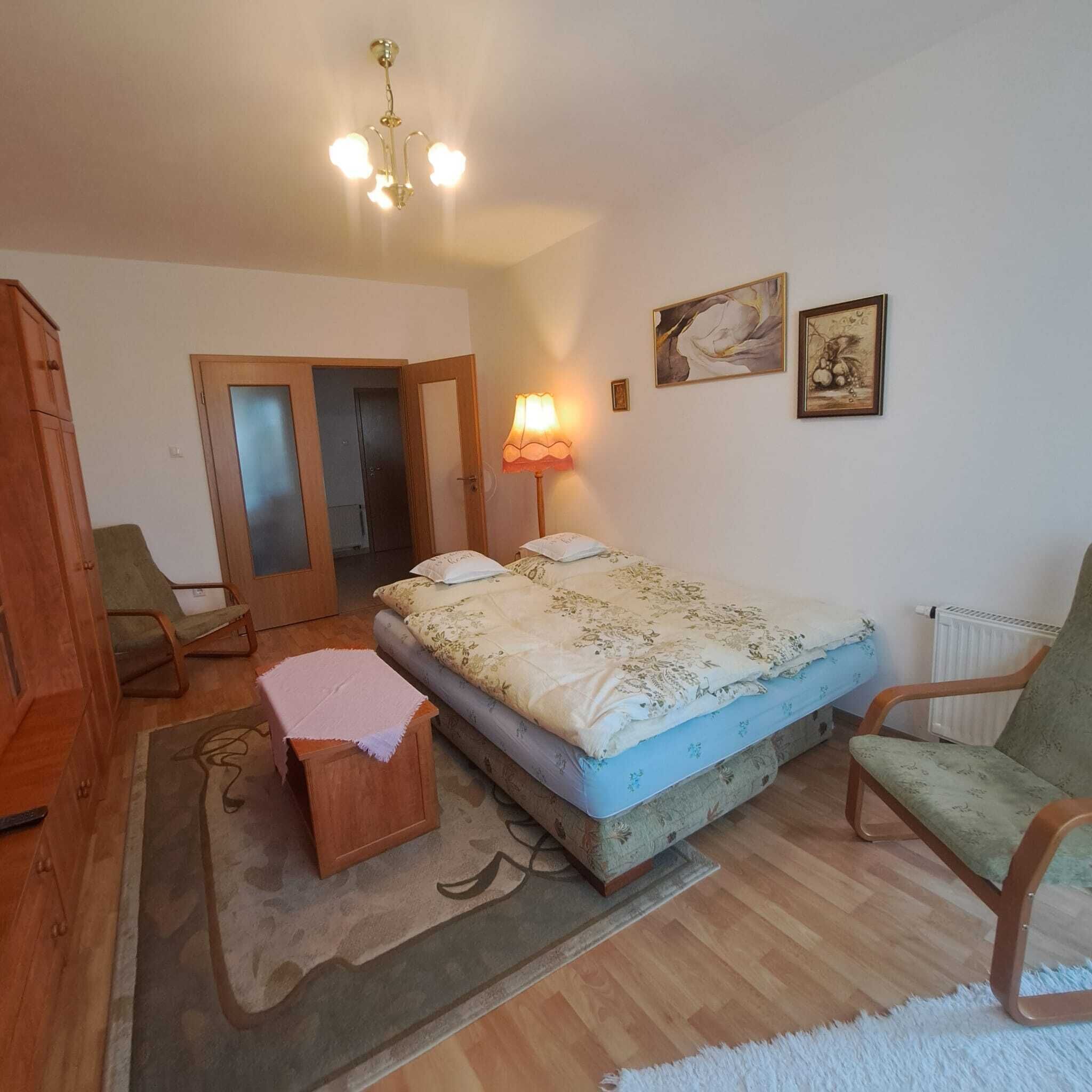 1 chambre, fer et planche à repasser, Wi-Fi, draps fournis