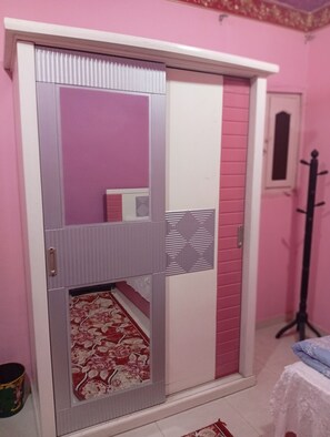 Blackout curtains, iron/ironing board, free WiFi - Migo pyramids View (Giza)