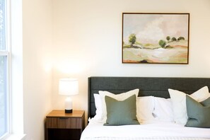 3 bedrooms, desk, iron/ironing board, free WiFi