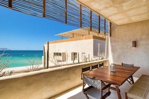 Àtic de luxe, vistes parcials a l'oceà | Terrassa o pati