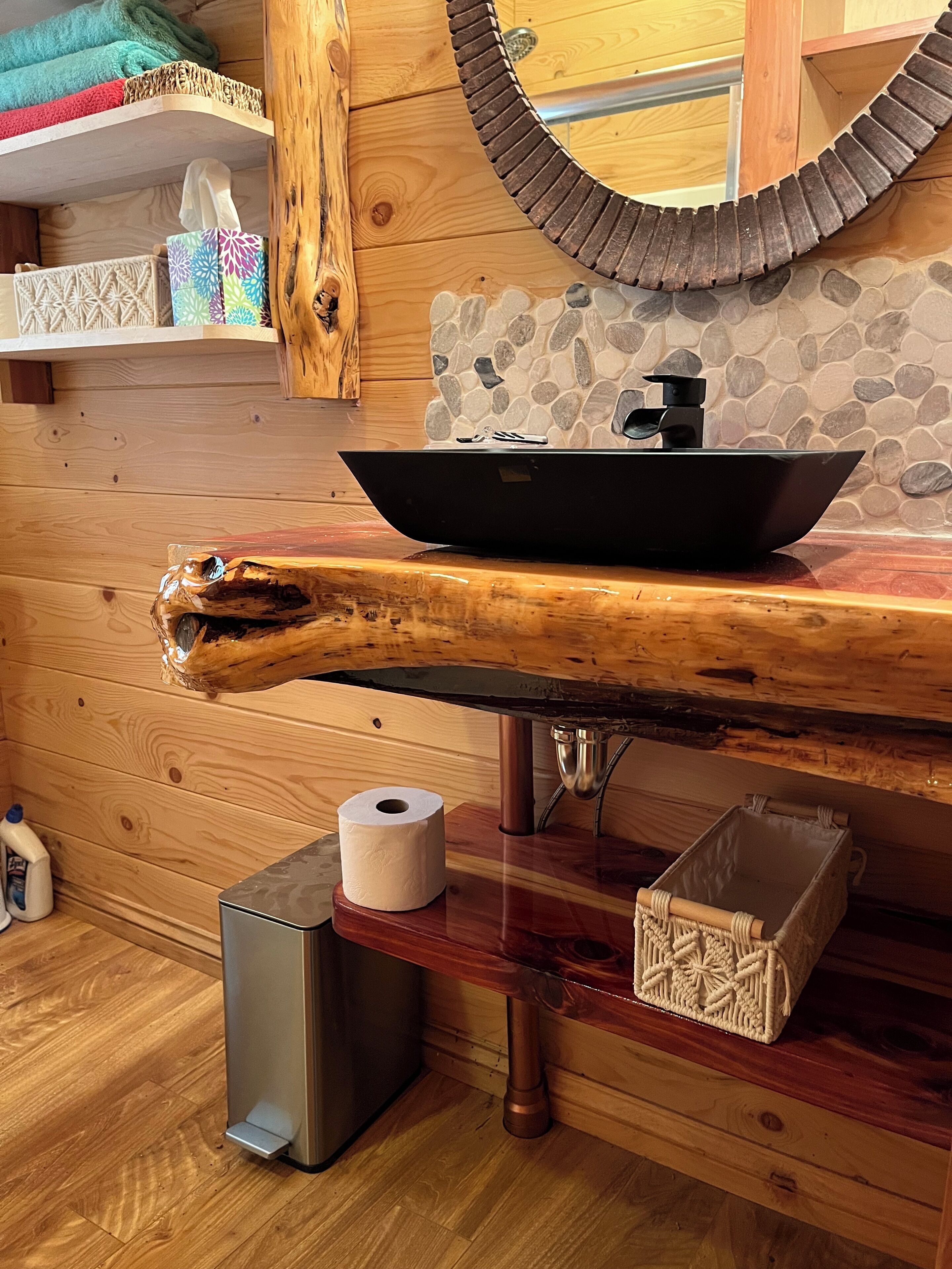 吹风机、毛巾、肥皂、洗发水