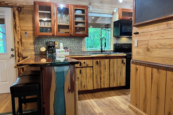 KĂŒhlschrank, Mikrowelle, Ofen, Herdplatte