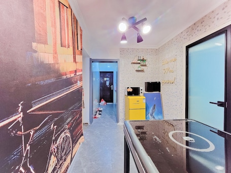 Superior Suite, City View | Living area