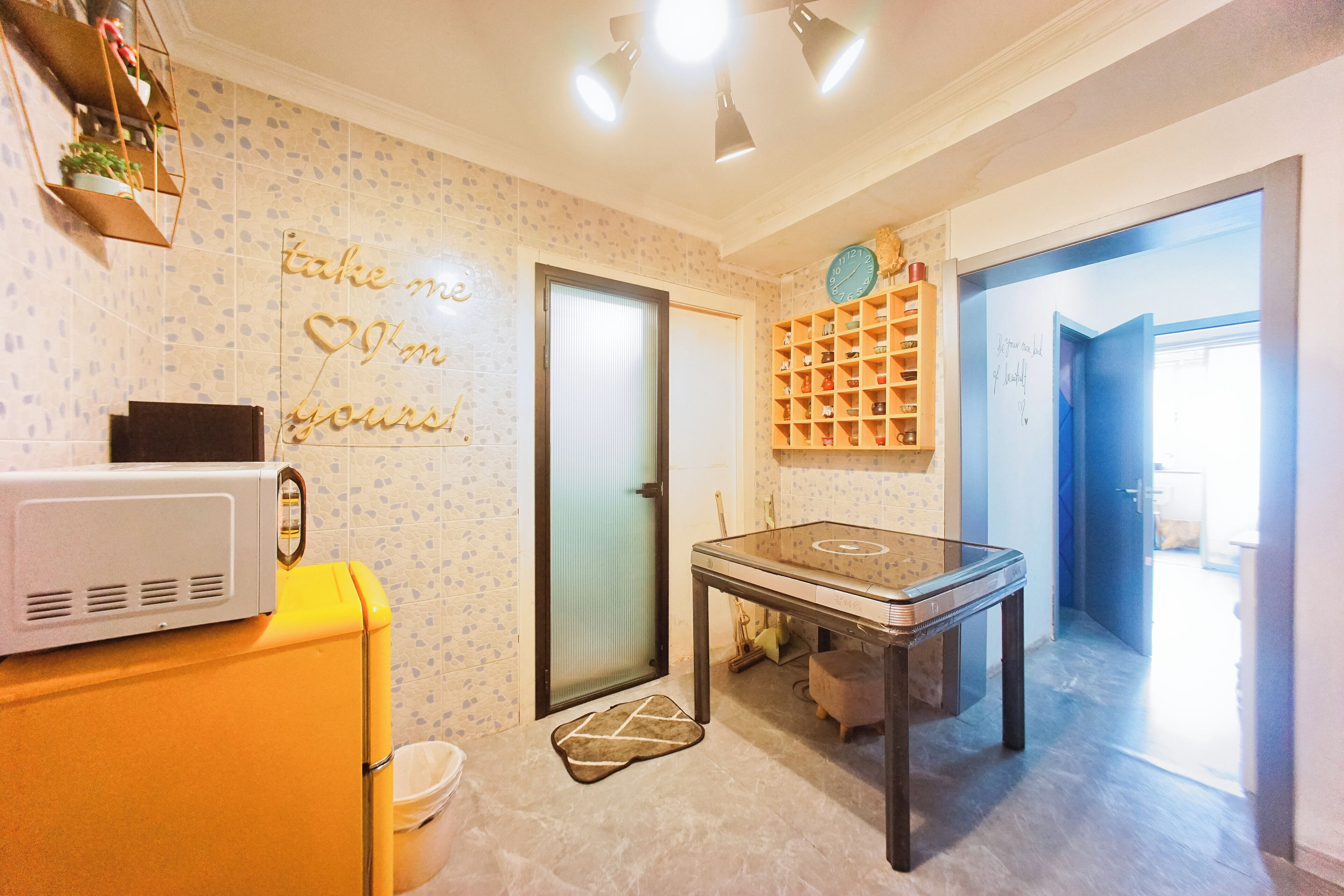 Superior Suite, City View | Living area
