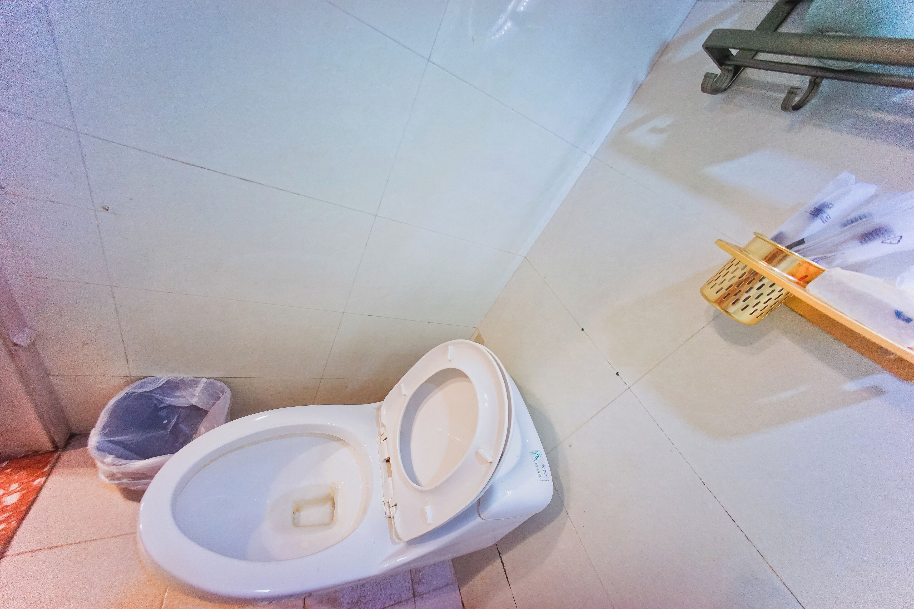Superior Suite, City View | Bathroom | Shower, free toiletries, hair dryer, towels