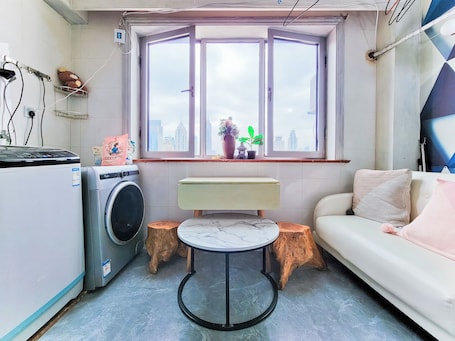 Superior Suite, City View | Living area