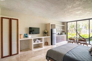 In-room safe, iron/ironing board, free WiFi, bed sheets