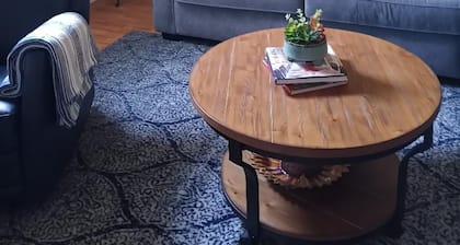 Beautiful 2-bedroom Townhome in Augusta 2 miles from course.