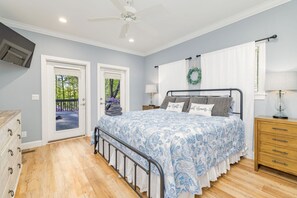 5 室のベッドルーム、デスク、アイロン / アイロン台、WiFi