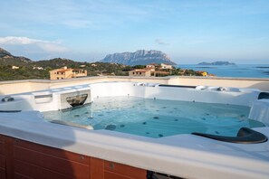 Bañera de hidromasaje exterior
