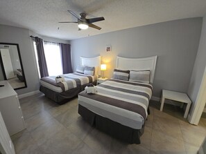 1 bedroom, desk, iron/ironing board, travel cot - Heated Pool Disney Family Condo (Kissimmee)