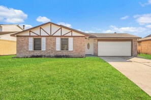 Exterior - Sweet Home VII - 15 minutes from IAH Airport (Houston)
