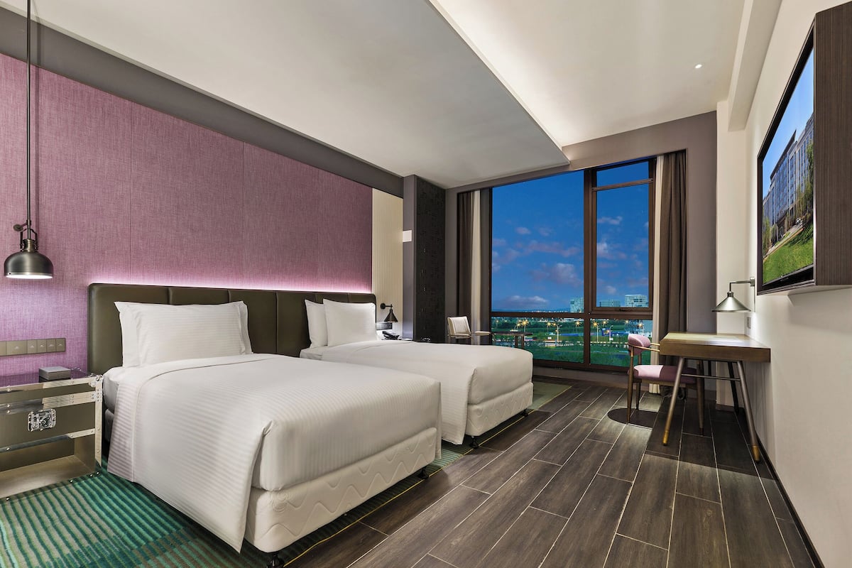 Executive Twin Room | Blackout drapes, iron/ironing board, free WiFi