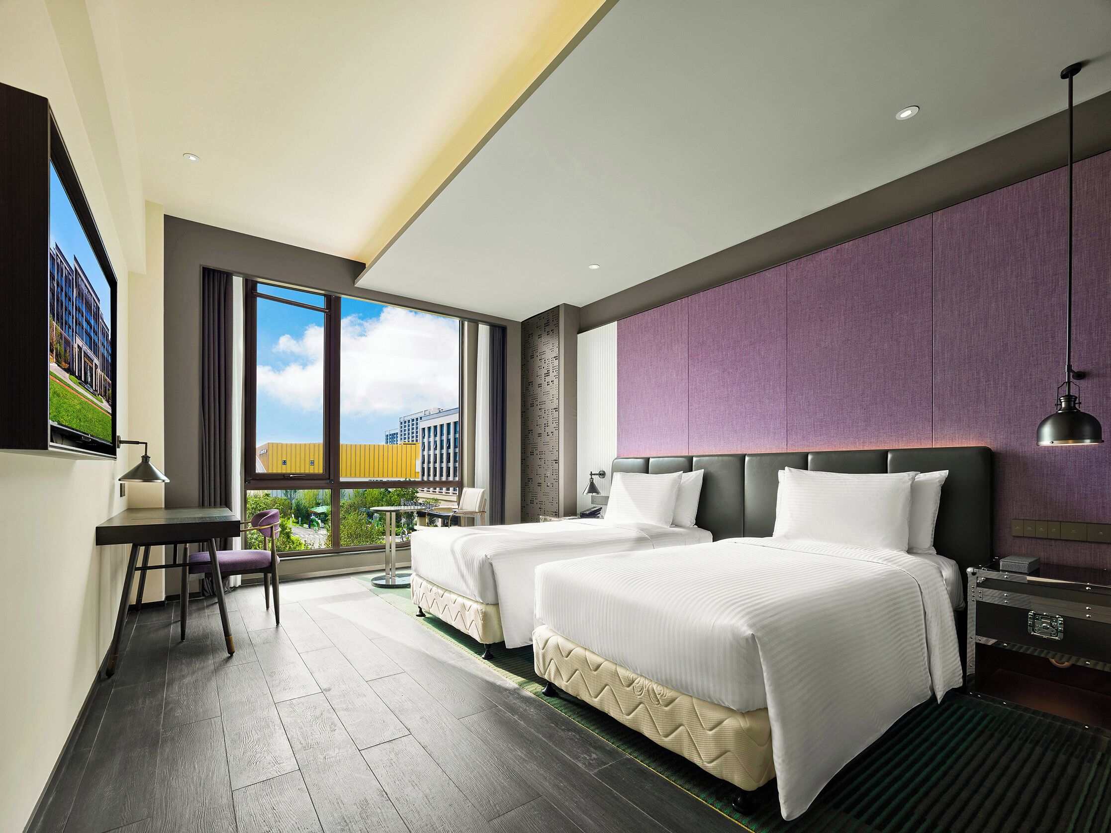 Cortinas blackout, tabla de planchar con plancha y wifi gratis 