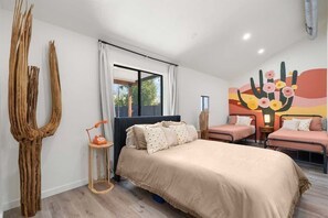 1 bedroom, WiFi, bed sheets - Shared fun Pickleball, Theater & Pool | DT Phoenix (Phoenix)