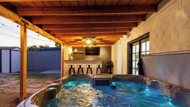 Terrace/patio - Renovated Retreat, Old Town Scottsdale, Sleeps 6 (Scottsdale)