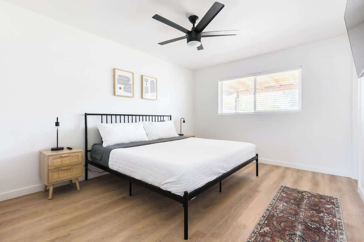 3 soverom, strykejern/-brett, wi-fi og sengetøy