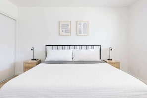 3 chambres, fer et planche à repasser, Wi-Fi, literie fournie