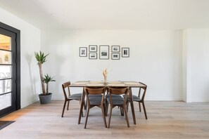 Dining - Renovated Retreat | Old Town Scottsdale | Sleeps 6 (Scottsdale)