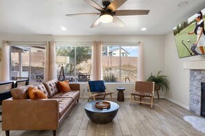 TV, fireplace, offices