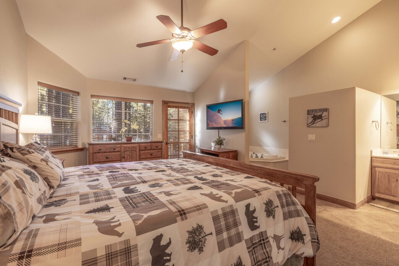 3 makuuhuonetta, vauvan matkasänky, Wi-Fi, vuodevaatteet