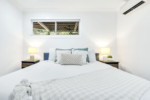 3 bedrooms, iron/ironing board, travel cot, free WiFi