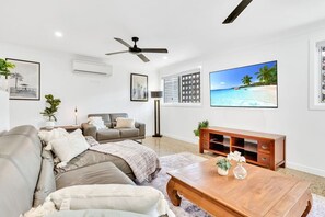 Smart TV, books